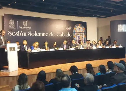 Cabildo reconoce a la FCC por sus 40 años