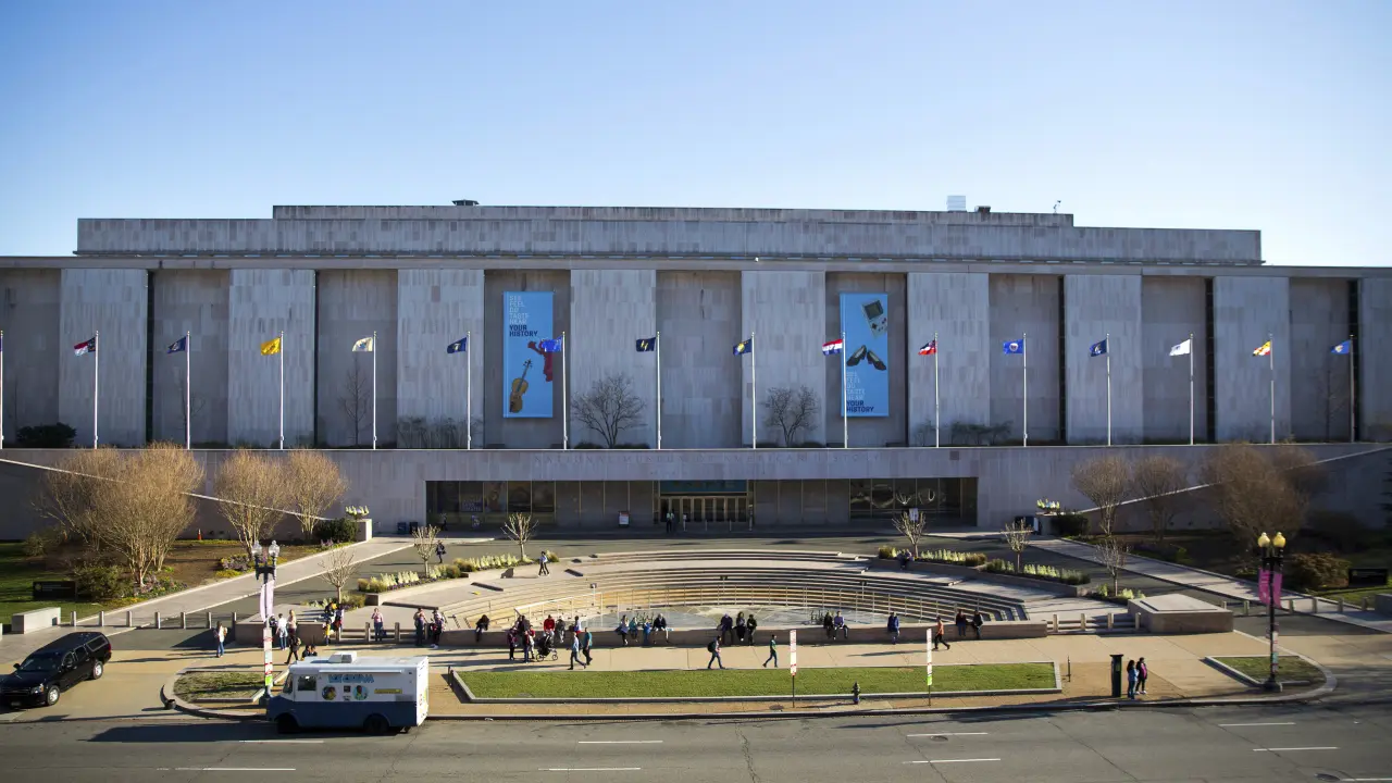 Casa Blanca ordena revisión de museos del Smithsonian