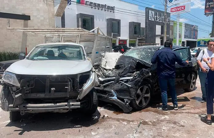 Choque en Chapultepec deja un herido.