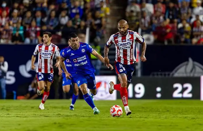 Joao Pedro podrá jugar ante Puebla