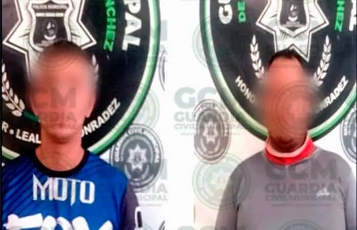 Por cobranza ilegítima detienen a 2 hombres en la Col. Villa Jardín
