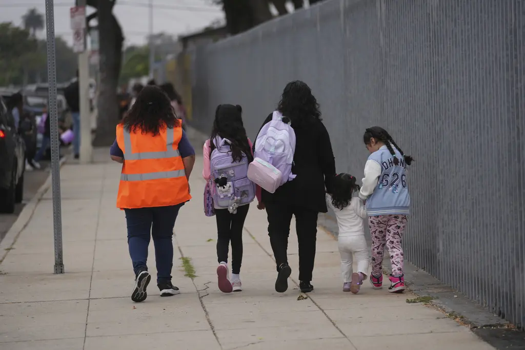 Redadas migratorias en Los Ángeles generan temores en Inicio Escolar