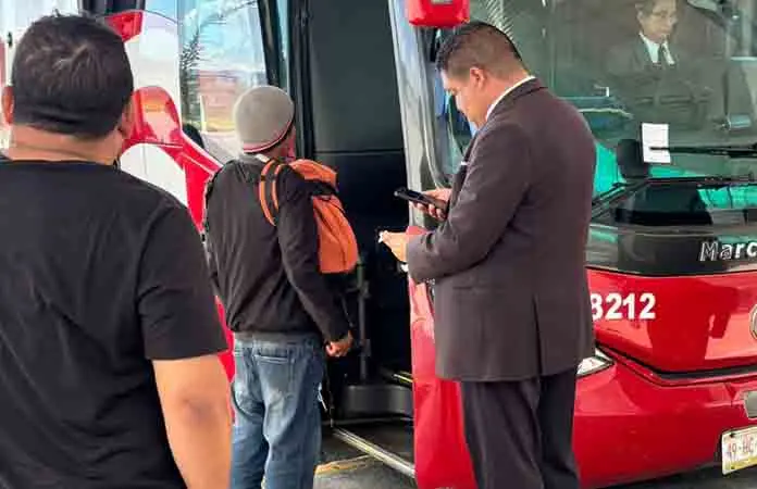 Ayudan a migrante a regresar a su país