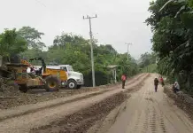 Blinda SHCP obras de pavimentaci&oacute;n con dinero de autos chocolate
