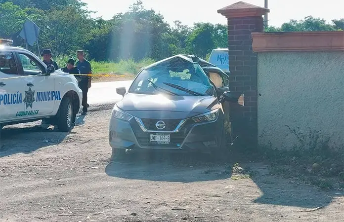 Fallece conductor tras impactar en muro