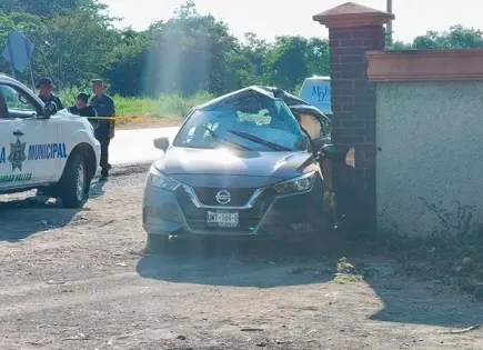 Fallece contador en accidente automovilístico