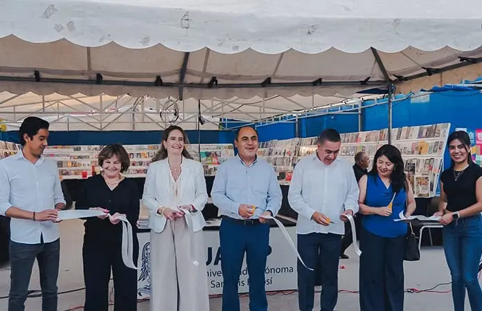 Inauguran la Feria Regional del Libro