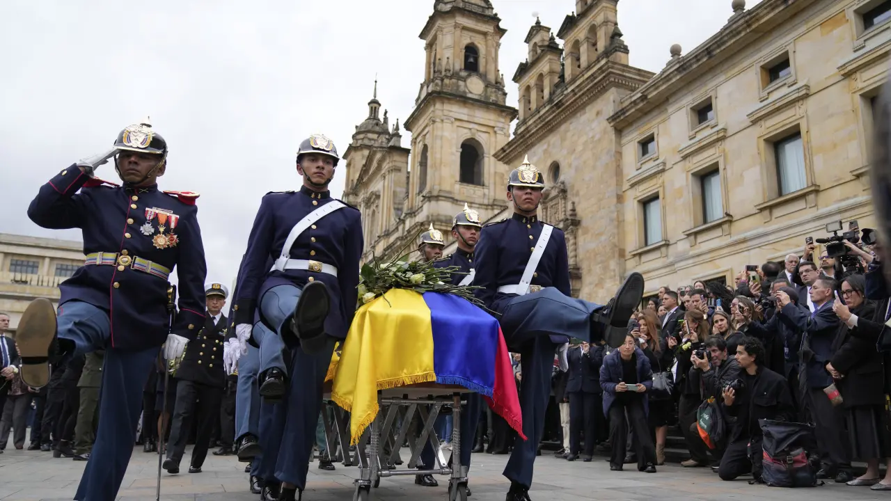 Piden reconocer muerte de Miguel Uribe como de lesa humanidad