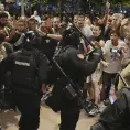 Varios heridos en protestas en Serbia