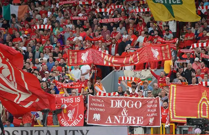 Liverpool supera al Bournemouth