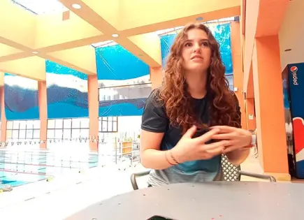 Luna Torre, nadadora es becada en Phoenix