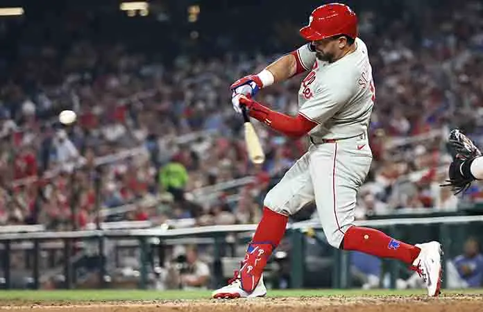 Schwarber guía a los Filis al gane