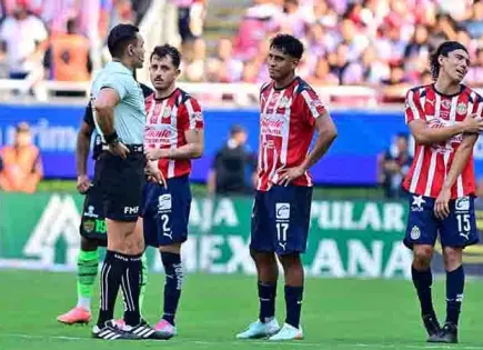 Chivas mal, y lo poco rescatable es la ´Hormiga´ González