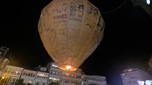 El globo de papel más grande del mundo presume de 150 años