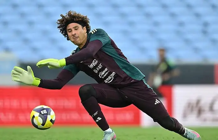 Memo Ochoa podría regresar a la Liga MX