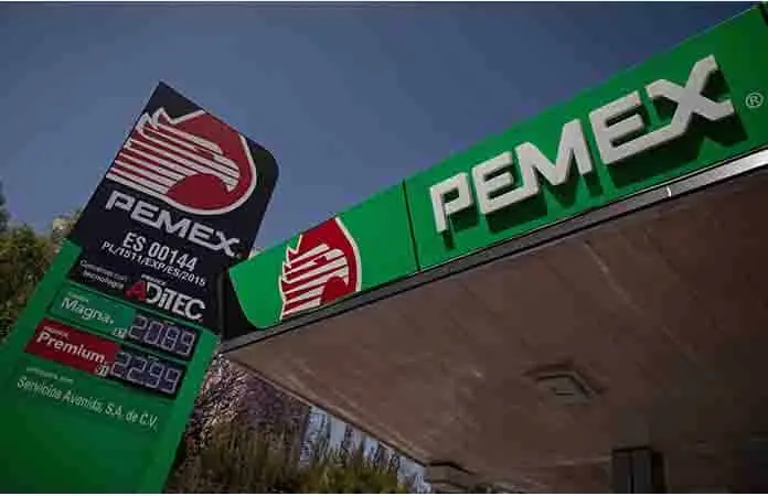 Moody´s mejora calificación de Pemex
