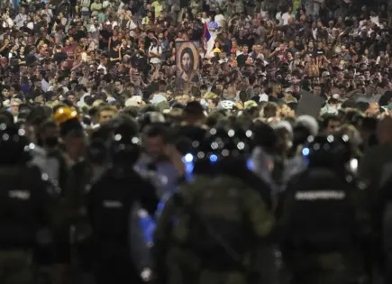 Presidente serbio anuncia medidas severas contra manifestantes tras disturbios