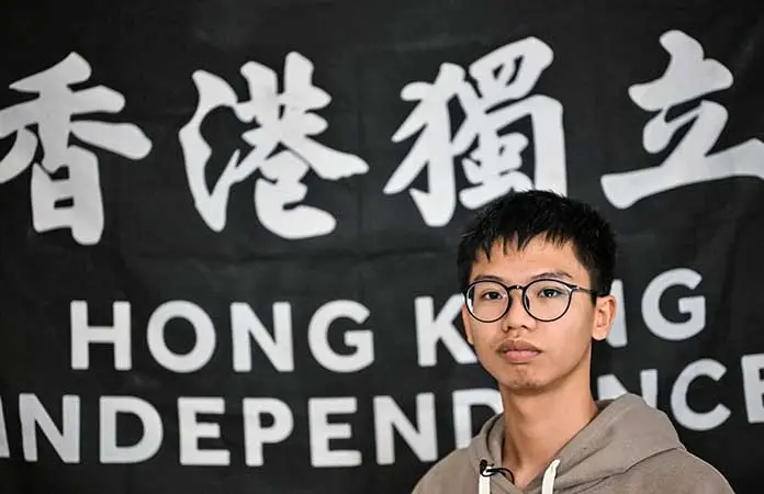 Australia y RU asilan a 2 activistas de Hong Kong