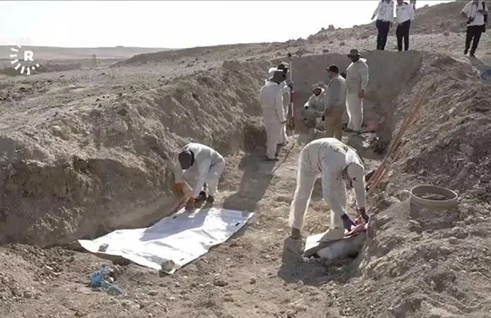 Inicia excavación iraquí de una fosa común en Mosul