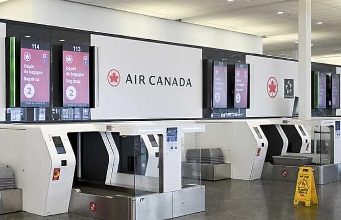 Los sobrecargos de Air Canada desacatan orden