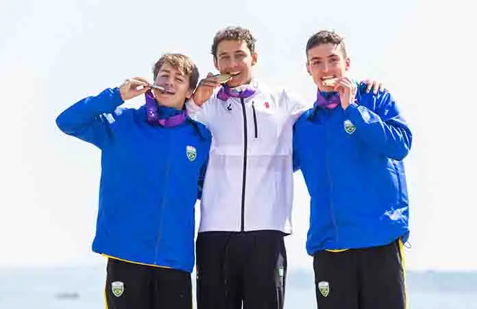Mexicano campeón en aguas abiertas