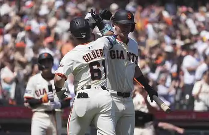 Triunfan Gigantes ante Tampa Bay