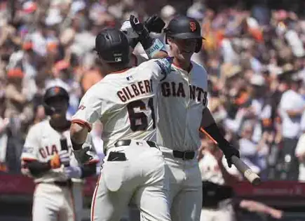 Triunfan Gigantes ante Tampa Bay
