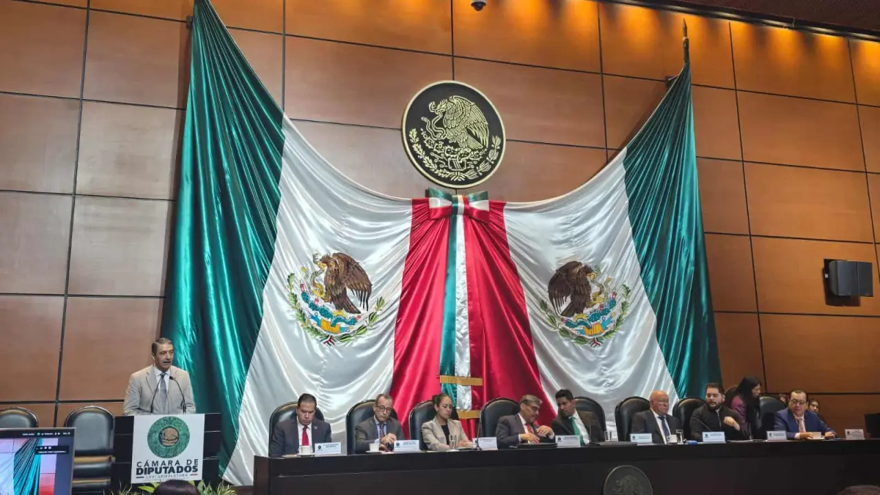 Rector en San Lázaro denuncia adeudos