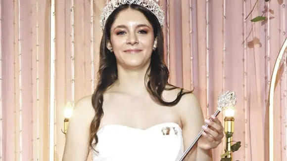 MÓNICA ES REINA DEL CDP