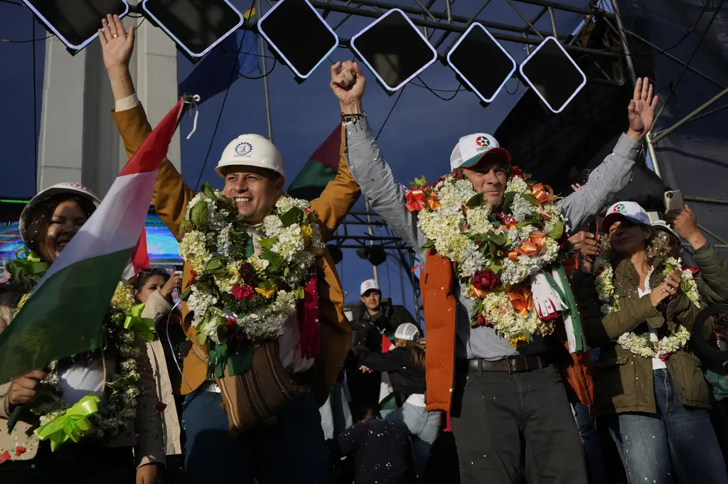 Observadores internacionales destacan buena organización de elecciones en Bolivia