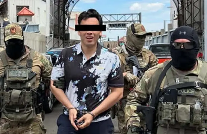 Deporta EU a Julio C. Chávez Jr.