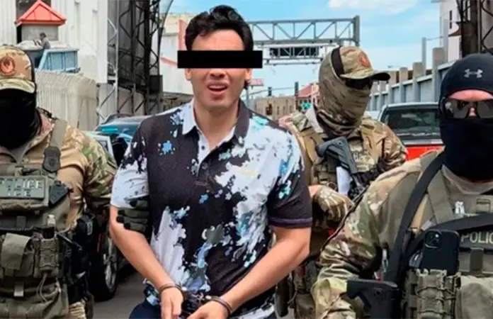 Embajador de EU comparte foto de la entrega de Chávez Jr. a México