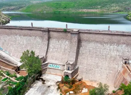 Interapas inicia desfogue controlado de la presa San José Interapas inicia desfogue controlado de la presa San José