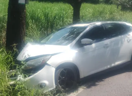 Vecinas de El Naranjo, heridas en accidente carretero