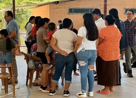 Guatemala refugia a 161 chiapanecos que huyen