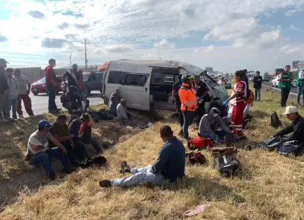 Lesionados, 11 trabajadores en choque sobre la 57