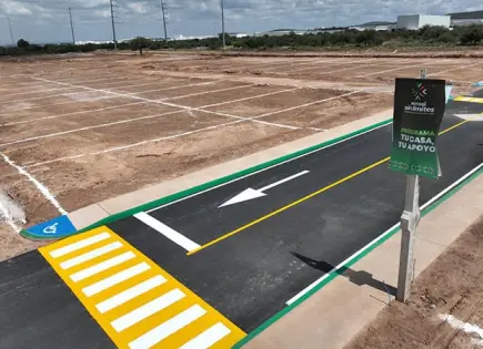 Ricardo Gallardo entrega más terrenos en la Ciudad Satélite