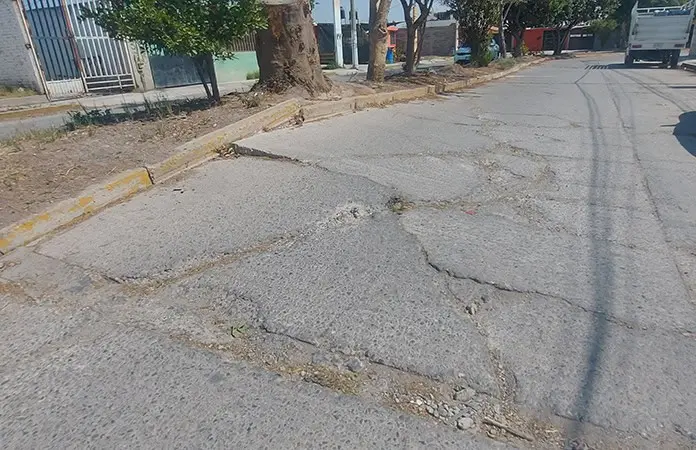 Se acentúa falla que afecta a dos colonias