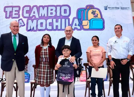 Alcalde arranca entrega de 30 mil mochilas y útiles
