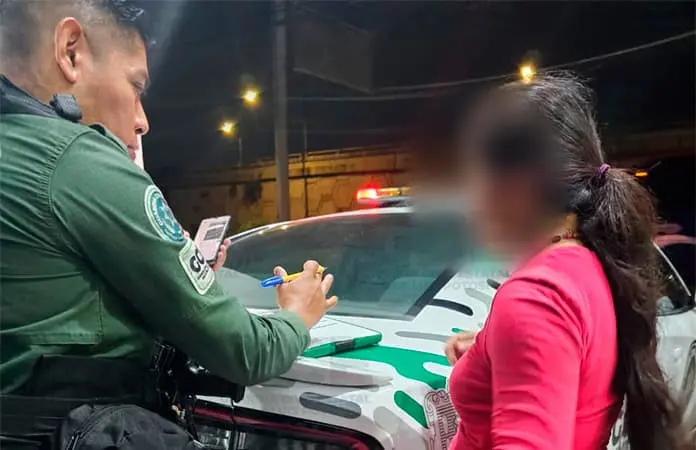 Menor discute con su madre y se sale de casa