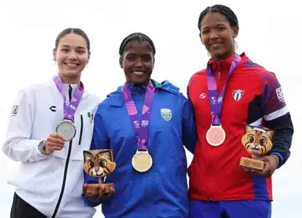 Nicol Guzmán logra plata en el canotaje 