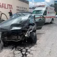 Fuerte choque en lateral de la carretera ‘57