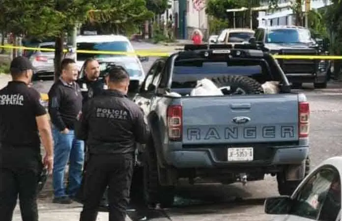 Hallan los cuerpos de una familia en una camioneta