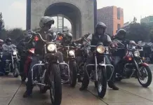 Legisladores va por regulación para cascos de motociclistas