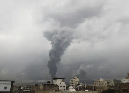 Ataque aéreo israelí sacude capital de Yemen