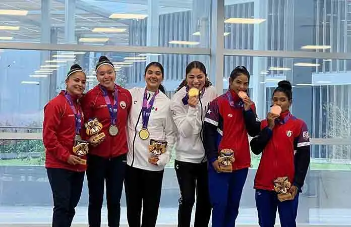 Oro femenil y bronce varonil en canotaje