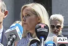 Revelan memorias p&oacute;stumas de Virginia Roberts Giuffre, acusadora de Epstein