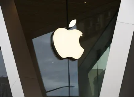 Elon Musk demanda a Apple y OpenAI por frenar competencia en IA