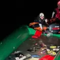 Hallan a 3 hermanas sudanesas muertas en un bote