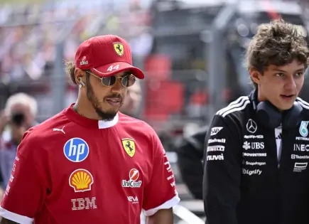 Hamilton promete seguir adelante en la F1 tras receso de verano